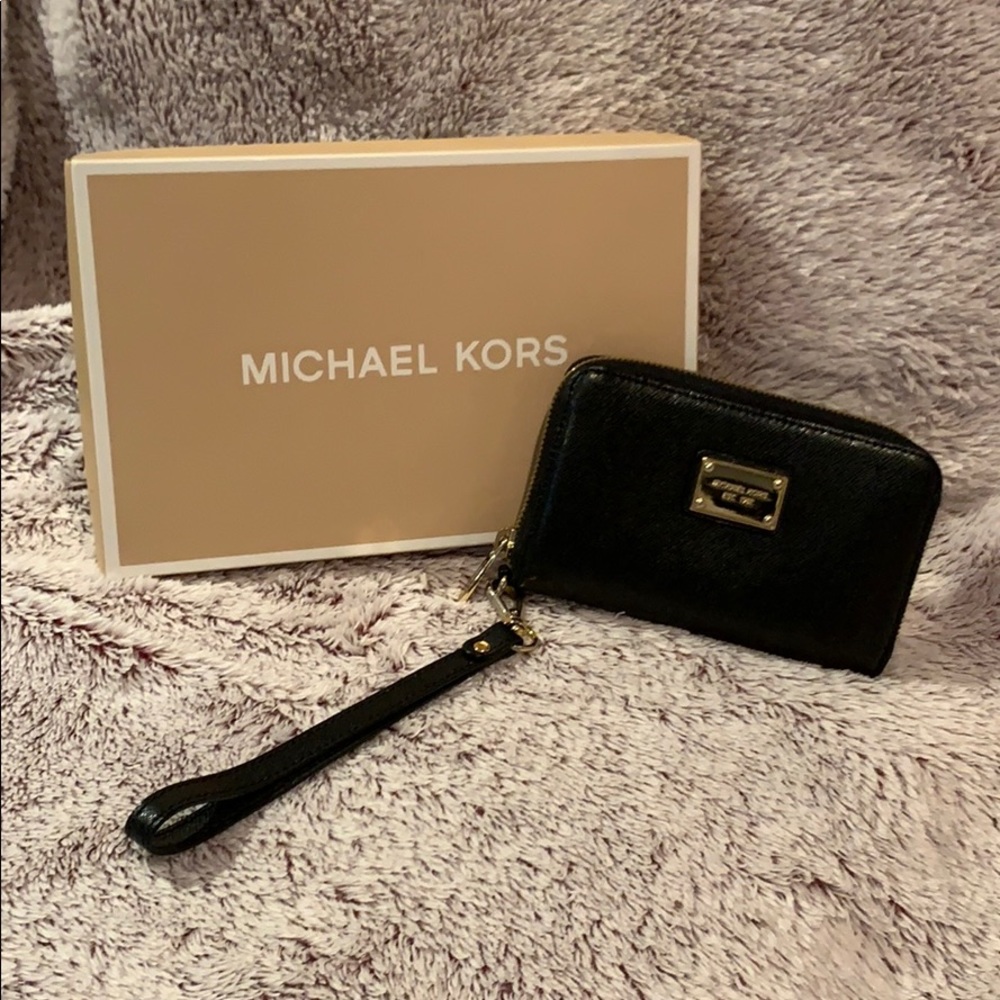 Michael kors small black leather wristlet